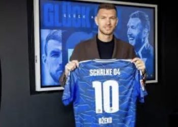 Edin Džeko se vraća u Njemačkoj: Schilke desetku rezervisao BiH dijamantu