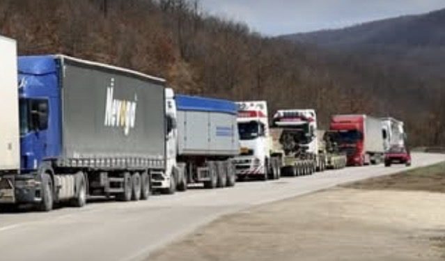 Prevoznici najavili blokadu puteva i graničnih prelaza u Crnoj Gori, Rožajci će blokirati Dračenovac