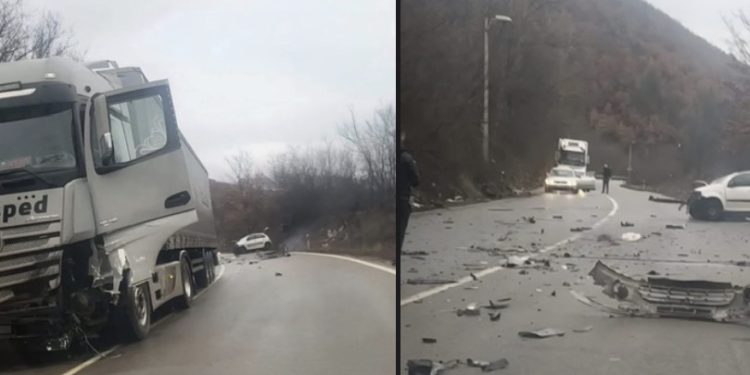 Kosovo: Teška saobraćajna nezgoda: Citroën se sudario sa kamionom iz Novog Pazara