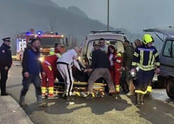 Tragedija kod Sarajeva:  Saobraćajna nesreća  odnijela jedan život, deset povrijeđenih