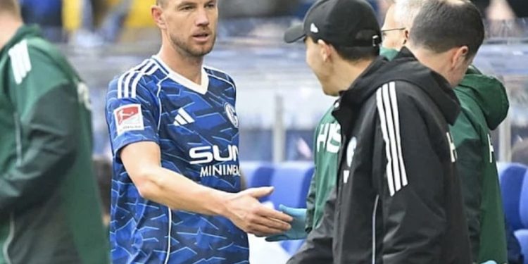 Džeko briljira, Schalke tone u krizi: Nova dva gola Dijamanta