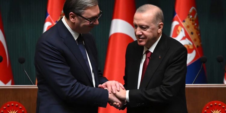 Erdogan ugostio Vučića na večeri uz pjesmu “Tamo daleko”, korisnici društvenih mreža negoduju