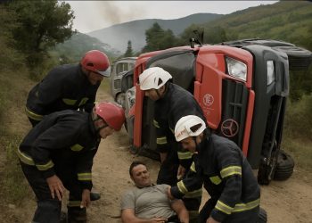 Četiri vatrogasca iz Rožaja povrijeđena u prevrtanju kamiona – svi van životne opasnosti