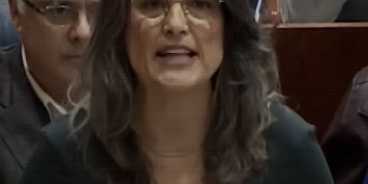 Španska političarka: Kako amerika štiti pravo žena kad joj je prvi cilj napada u Iranu bilo 160 djevojčica