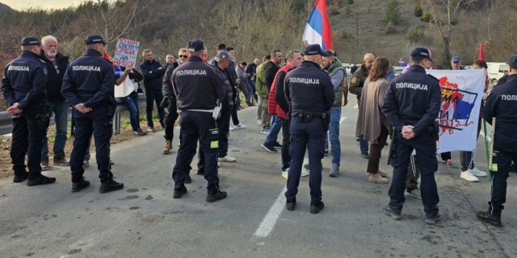 Blokada Jarinja uoči primene Zakona o strancima na Kosovu