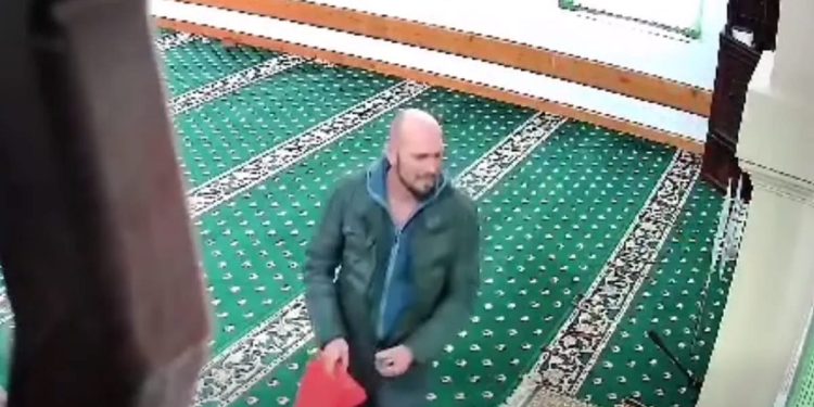 Incident u džamiji: Nepoznata osoba ukrala novac iz kutije za dobrovoljne priloge