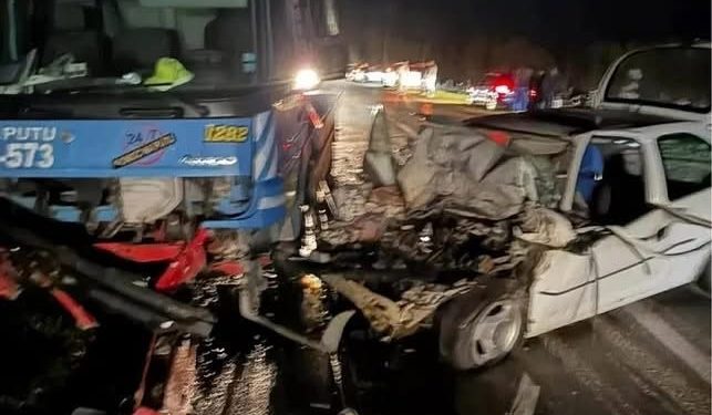 Mladi bračni par stradao u saobraćajnoj nesreći, njihovo troje djece povređena i prebačena  u bolnicu