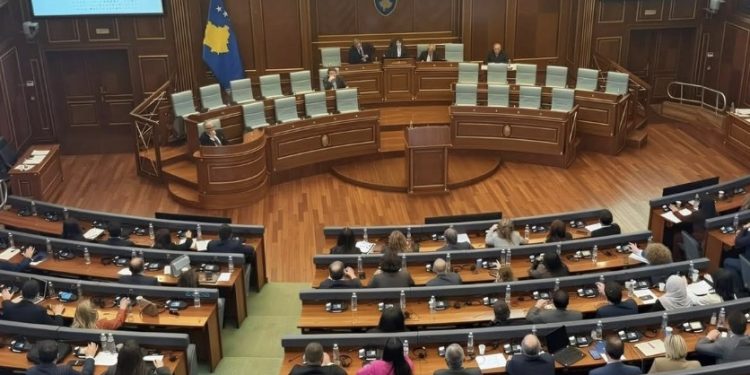 Rezolucija o ratnim žrtvama ujedinila albanske partije na Kosovu, 86 glasa ZA