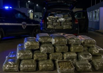 Na graničnom prelazu zaplijenjeno 100 kilograma marihuane, vozač kamiona A.S. iz Novog Pazara