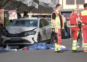 Tragedija u Lajpcig: Automobilom uleteo u masu, dvoje mrtvih i više povređenih