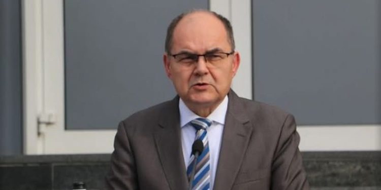 Kristijan Šmit podnosi ostavku: Da li iz nje stoje američki pritisci