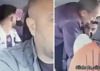 Filmska scena u Taxi vozilu i reakcija vozača nakon što ga oteo naoružani muškarac VIDEO