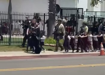 Evakuacija djece iz Islamskog centra u San Dijegu nakon krvavog napada ekstremista VIDEO