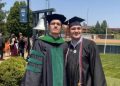 SINOVI SREBRENICE OSTVARILI AMERIČKI SAN: Esed postao doktor, Kenan inžinjer aviotehnike – Cvijet Srebrenice nosili na diplomiranju kao simbol pobjede života