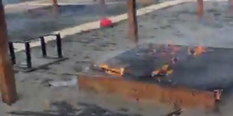 Drama u Ulcinju: Veliki požar progutao  popularnu plažu  “Cabo Beacha”, vatrogasci satima spašavali restoran