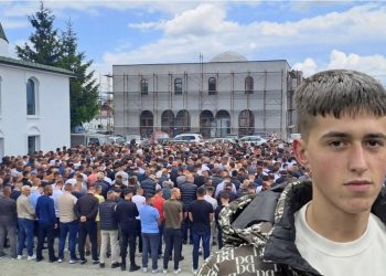 Tuga u Tutinu: Više od hiljadu ljudi klanjalo dženazu mladom Senaidu Pramenkoviću