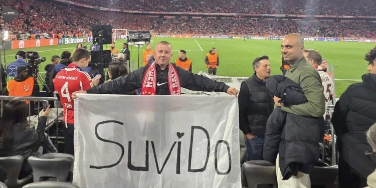Sandžaklije na Allianz Areni: Navijači iz Suvog Dola privukli pažnju tokom spektakla između Bayerna i PSG-a