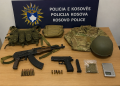 VELIKA POLICIJSKA AKCIJA NA SJEVERU KOSOVA: Pronađeni oružje, vojna oprema i narkotici