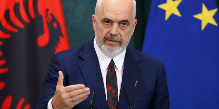 Rama: Obuka mudžahedina u Albaniji za borbu protiv Iarana, na zahtjev Amerike