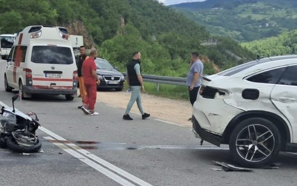 Udes motocikliste i automobila u Batragama kod Tutina: Jedna osoba prevezena u bolnicu