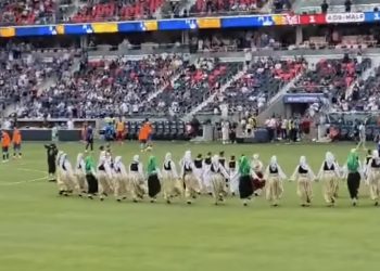 Prijateljska utakmica BiH-Panama: Fenomenalna atmosfera, ljiljani i folklor na poluvremenu VIDEO