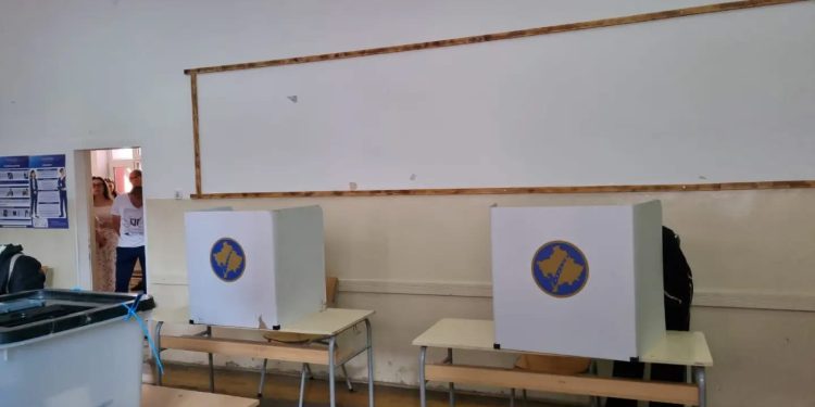 KOSOVO PONOVO NA BIRALIŠTIMA: Treći parlamentarni izbori za samo 16 mjeseci