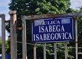 Tabla sa nazivom ulice Isa-Bega Isabegovića  u Novom Pazaru izazvala razočarenje: “Ko je ovaj lik”