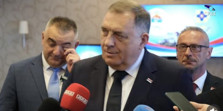 Dodikova zloupotreba i vrijeđanje muslimana, veterani ga izvizdali i uzvikivali – “Šta ćeš ovdje”