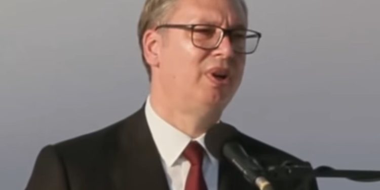 VUČIĆ NAJAVIO OSTAVKU, ALI NE I POVLAČENJE IZ POLITIKE: Planira da pređe na funkciju premijera