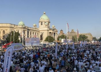 Na skupu SNS-a bilo oko 30.000, vlast preuveličava: Iz Pazara preko 20 autobusa, uglavnom radnika EPS-a i Pošte