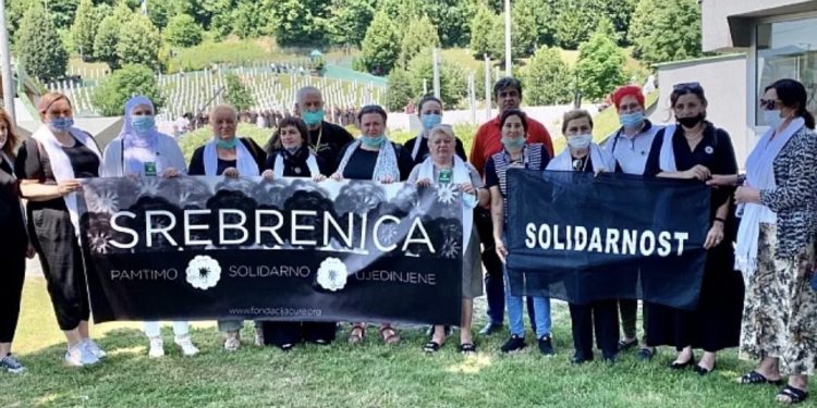 Žene u crnom organiziraju protest u Beogradu: “Nikada nećemo zaboraviti genocid u Srebrenici”