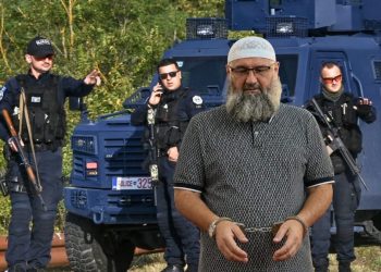PEĆ: ELVEDIN PEZIĆ PRIVEDEN U VITOMIRICI, PREDAVANJE U VITOMORICI OTKAZANO