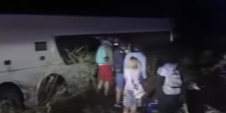 DRAMA U BUGARSKOJ: Dvospratni autobus sa 84 putnika sletio s autoputa, među putnicima državljani Srbije