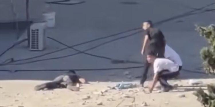 Izraelski snajperista pogodio Palestinskog dječaka tokom napada i zauzimanja objekta u Gazi VIDEO