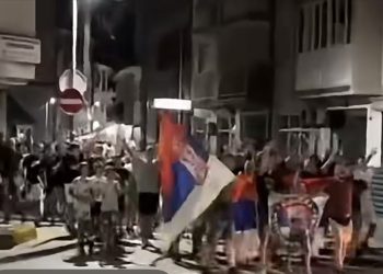 PROVOKACIJA U GRADOVIMA RS: SLAVILI RATNOG ZLOČINCA OSUĐENOG ZA GENOCID