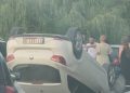 Automobil završio na krovu u Donjem Sebečevu, na putu Novi Pazar–Tutin