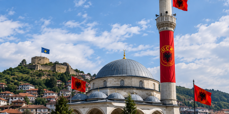 Uoči presude u Hagu, Islamska zajednica Kosova naredila isticanje zastava UÇK na minaretima džamija