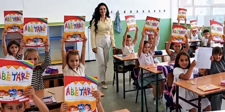 KURTI: BEOGRAD BLOKIRA NOVAC, A MI ŠALJEMO 37.429 KNJIGA ALBANSKIM ĐACIMA