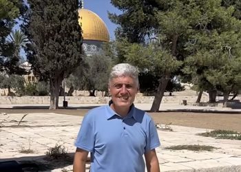 Miroljub Petrović ispred Al Akse: “Muslimanima da su zahvalni što su sačuvali ovaj hram, selam za Bošnjake”
