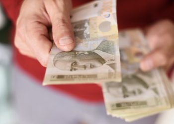 ISTIČE ROK ZA PRIJAVU, OD 22. SEPTEMBRA STIŽE 6.000 DINARA: Ko dobija automatski, ko se prijaviljuje i gdje se podiže