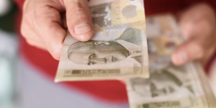 ISTIČE ROK ZA PRIJAVU, OD 22. SEPTEMBRA STIŽE 6.000 DINARA: Ko dobija automatski, ko se prijaviljuje i gdje se podiže