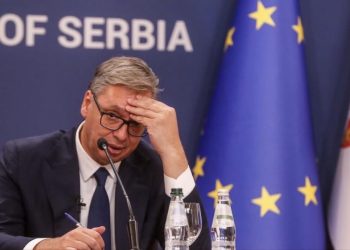 VUČIĆ KONAČNO PODNIO OSTAVKU: Vladavina puna afera, loši odnosi sa susjedima i demonstracije