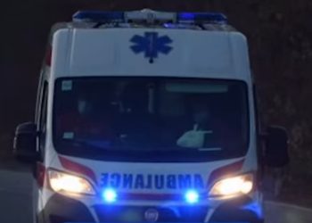Pijan vozio suprugu i šestoro djece, automobil se prevrnuo – dvoje djece u životnoj opasnosti