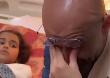 Plač doktora kada mu je djevojčica tražila da joj vrati ruku, rastužio svijet