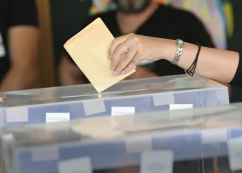 POČELA PREDIZBORNA ŠUTNJA U SRBIJI: U NEDJELJU IZBORI, 6,45 MILIONA GRAĐANA IMA PRAVO GLASA
