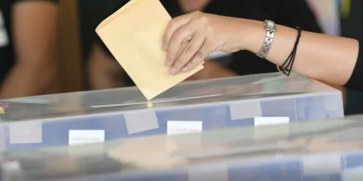 POČELA PREDIZBORNA ŠUTNJA U SRBIJI: U NEDJELJU IZBORI, 6,45 MILIONA GRAĐANA IMA PRAVO GLASA