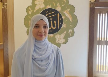 AMINA MRKONJIĆ POSTALA HAFIZA KUR’ANA ČASNOG: PONOS PORODICE I ISLAMSKE ZAJEDNICE