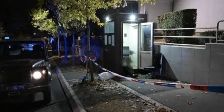 NAPAD ISPRED AMBASADE IZRAELA U BEOGRADU: Napadač ubijen, podignut nivo bezbjednosti