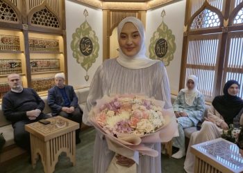 AMINA MRKONJIĆ POSTALA HAFIZA KUR’ANA ČASNOG: PONOS PORODICE I ISLAMSKE ZAJEDNICE